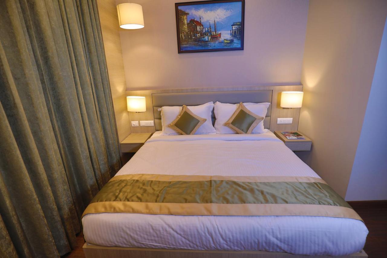 Goa Country Club Hotel Gurgaon Buitenkant foto