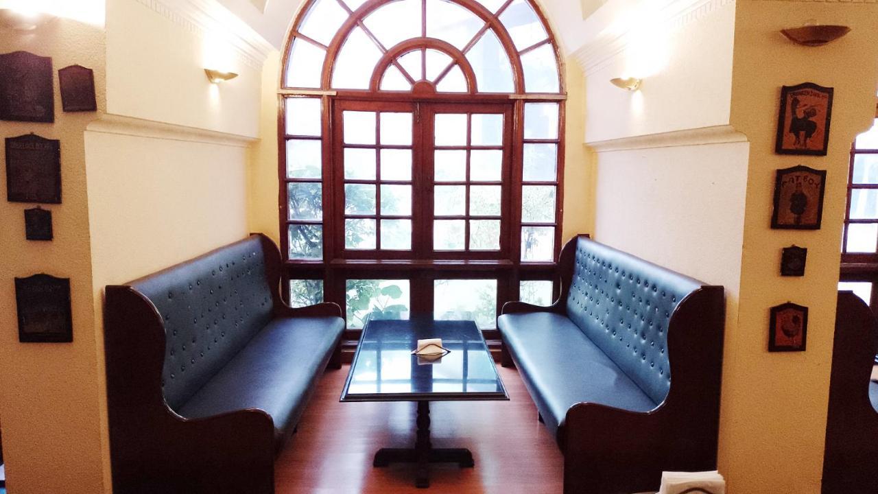 Goa Country Club Hotel Gurgaon Buitenkant foto