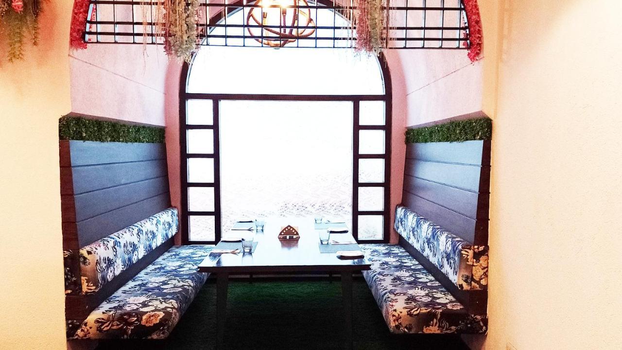 Goa Country Club Hotel Gurgaon Buitenkant foto