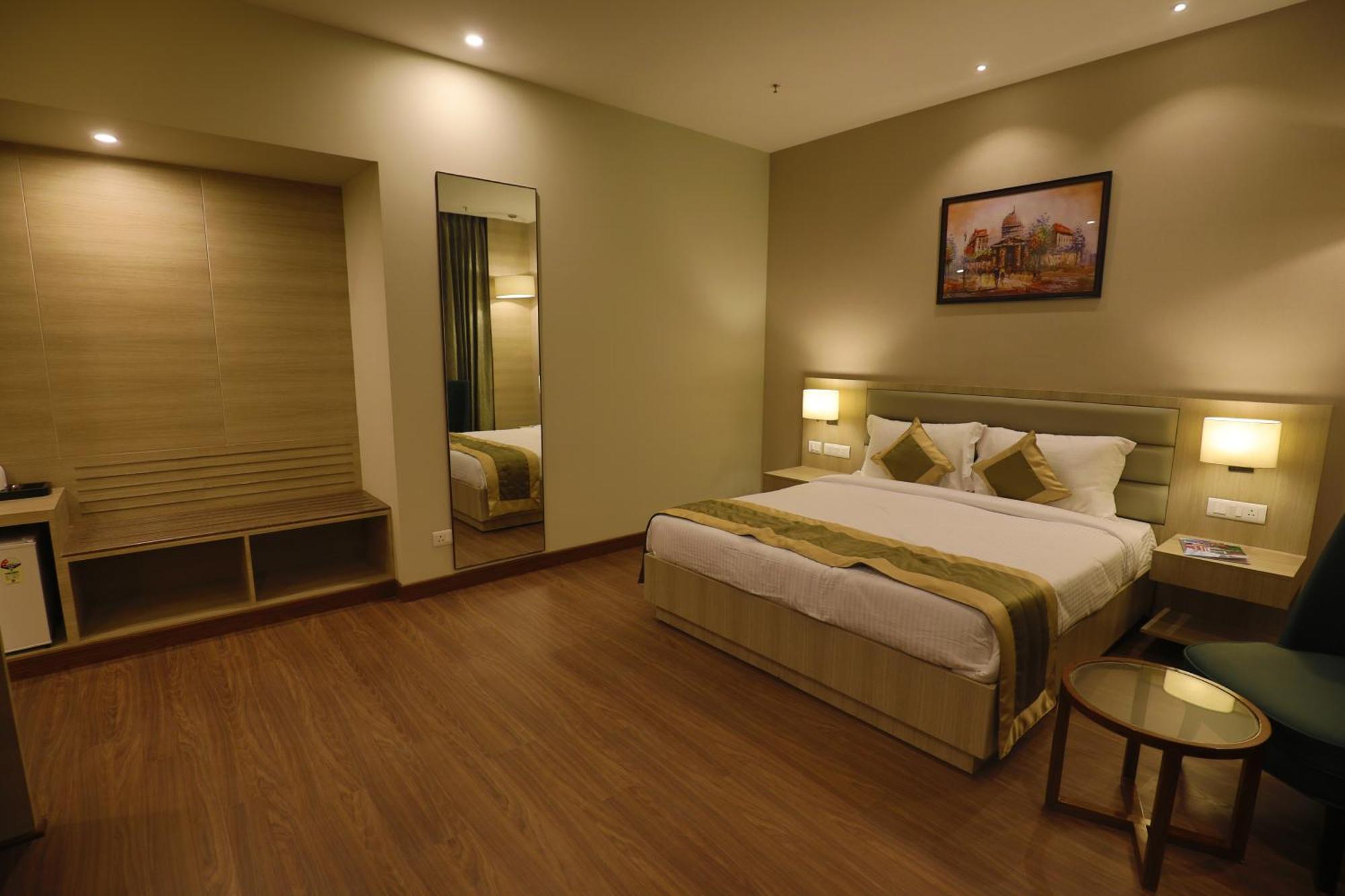 Goa Country Club Hotel Gurgaon Buitenkant foto