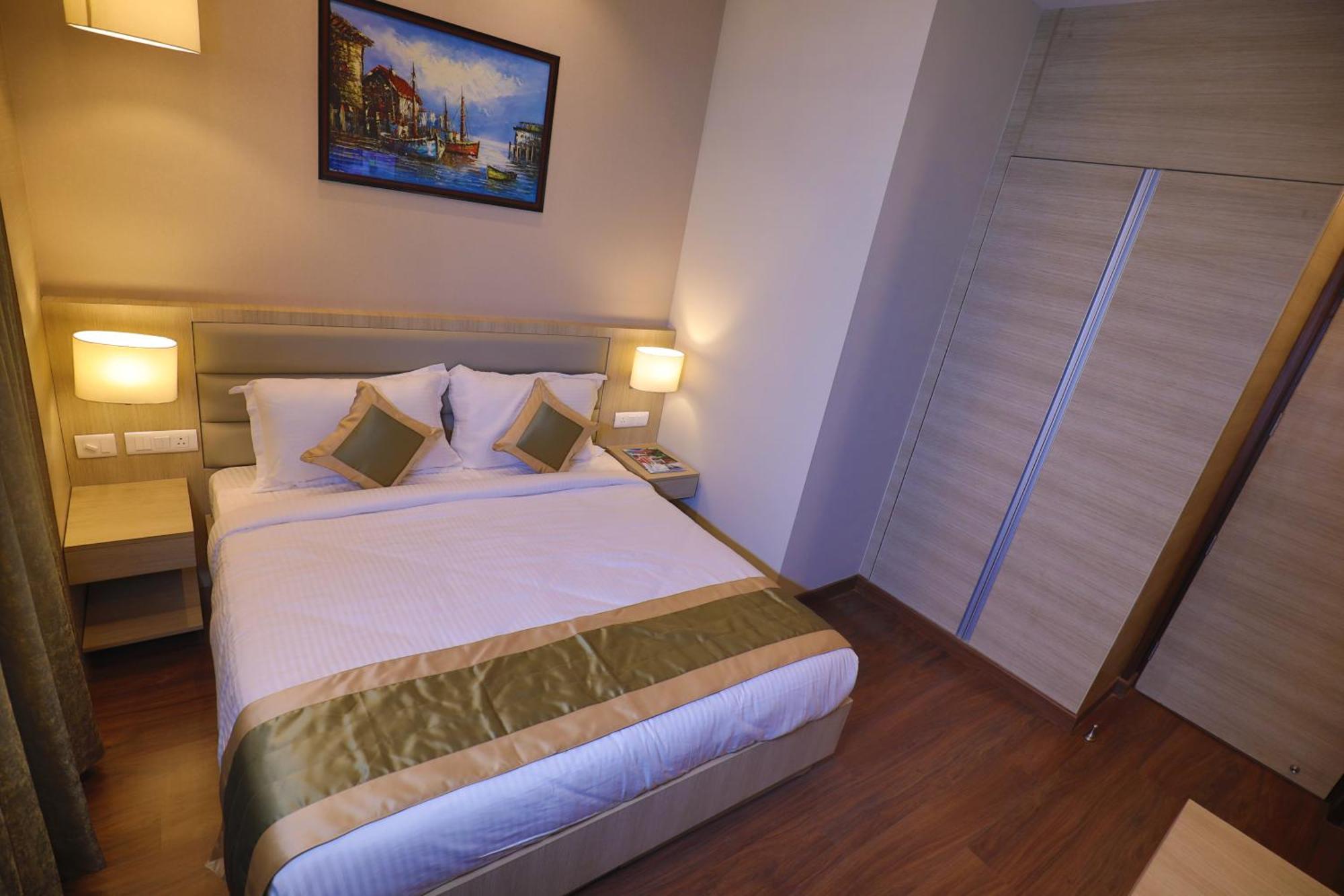 Goa Country Club Hotel Gurgaon Buitenkant foto
