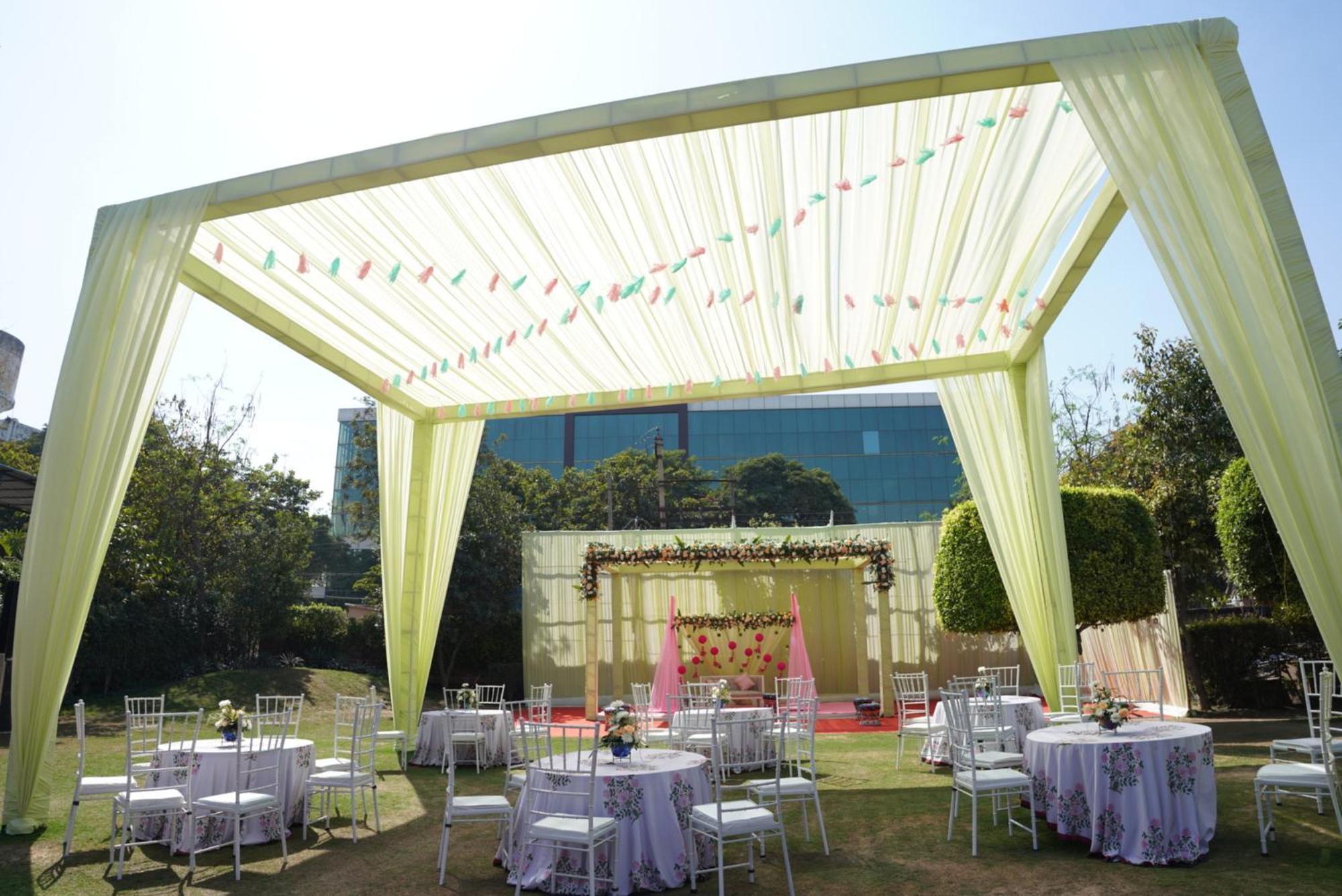 Goa Country Club Hotel Gurgaon Buitenkant foto