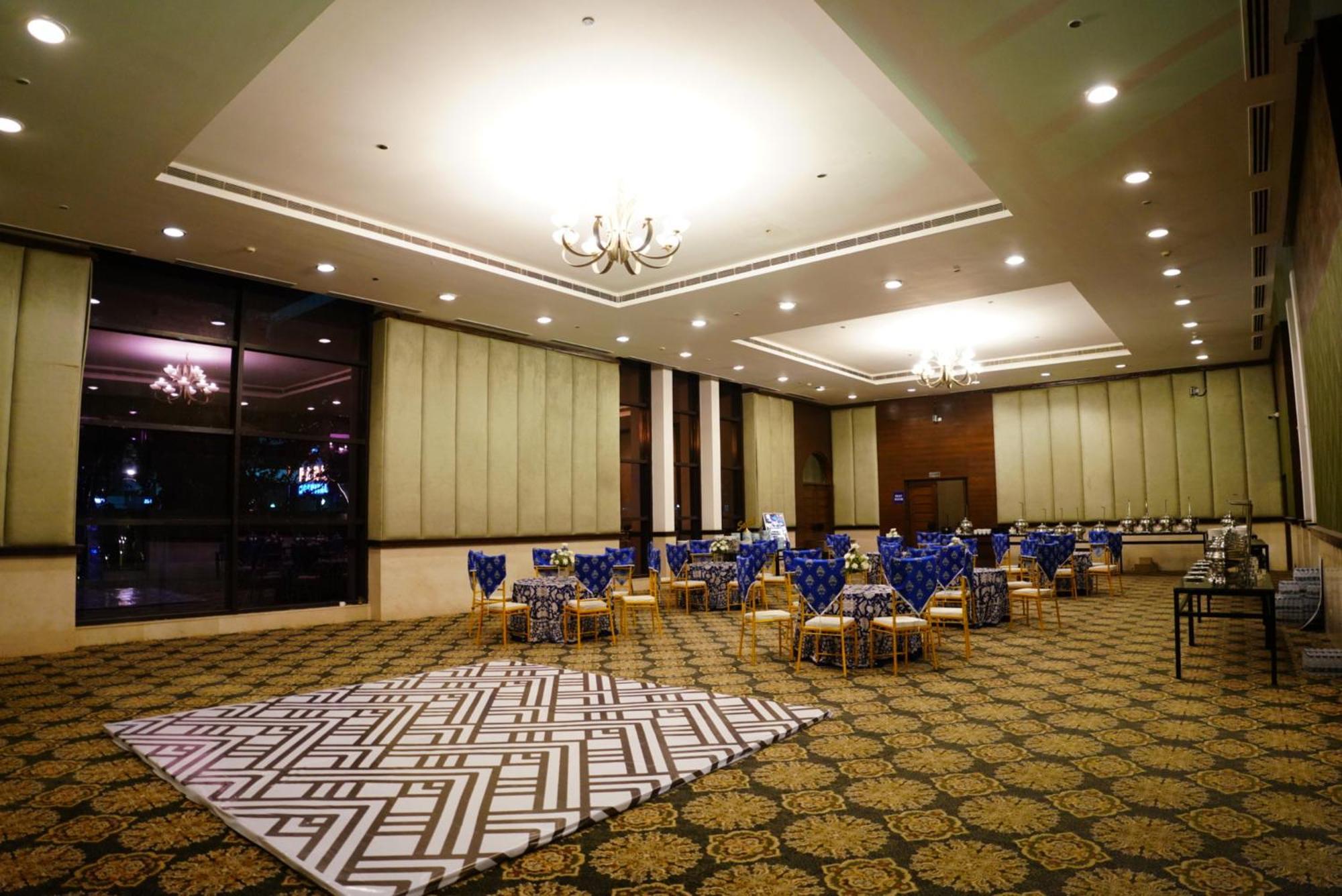 Goa Country Club Hotel Gurgaon Buitenkant foto