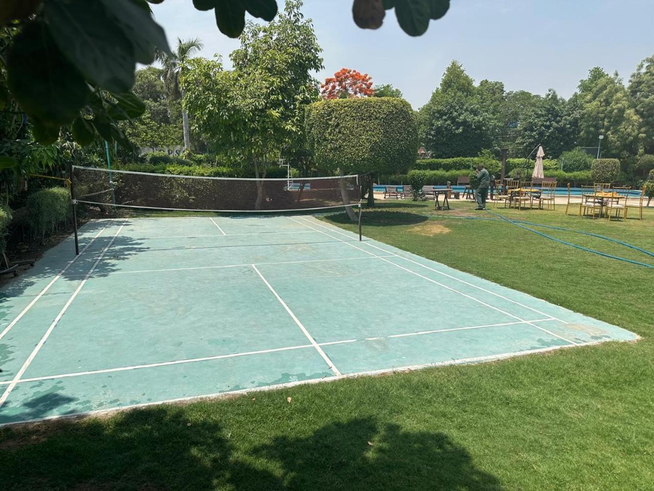 Goa Country Club Hotel Gurgaon Buitenkant foto