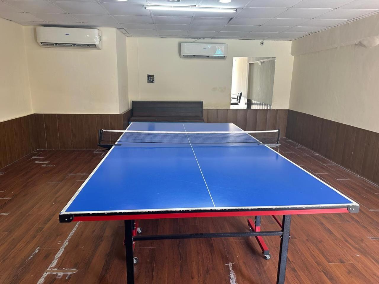 Goa Country Club Hotel Gurgaon Buitenkant foto